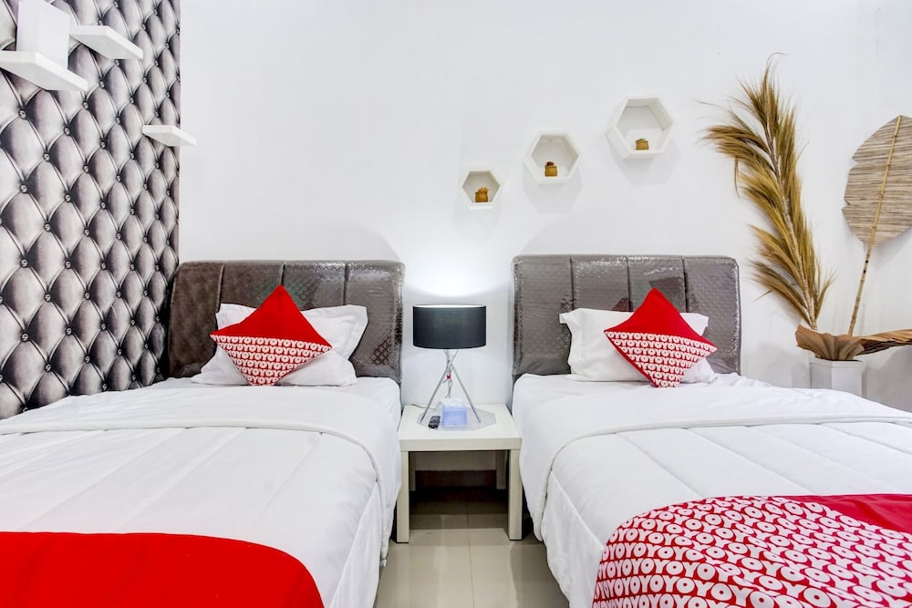 OYO 90124 Oemah Ratu Hostel Syariah 11/28