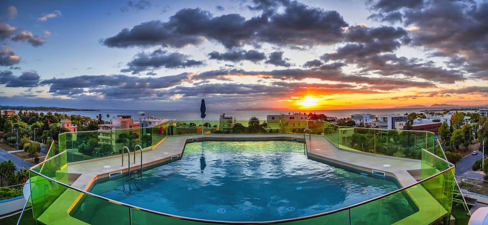 Emmantina Hotel 75/76