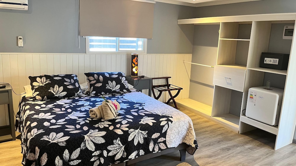 Inaki Uhi Hotel 40/50