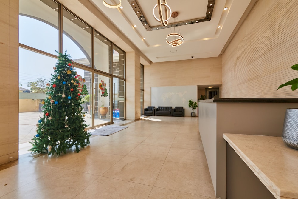Chateau Towers Hotel Apartment 8/33
