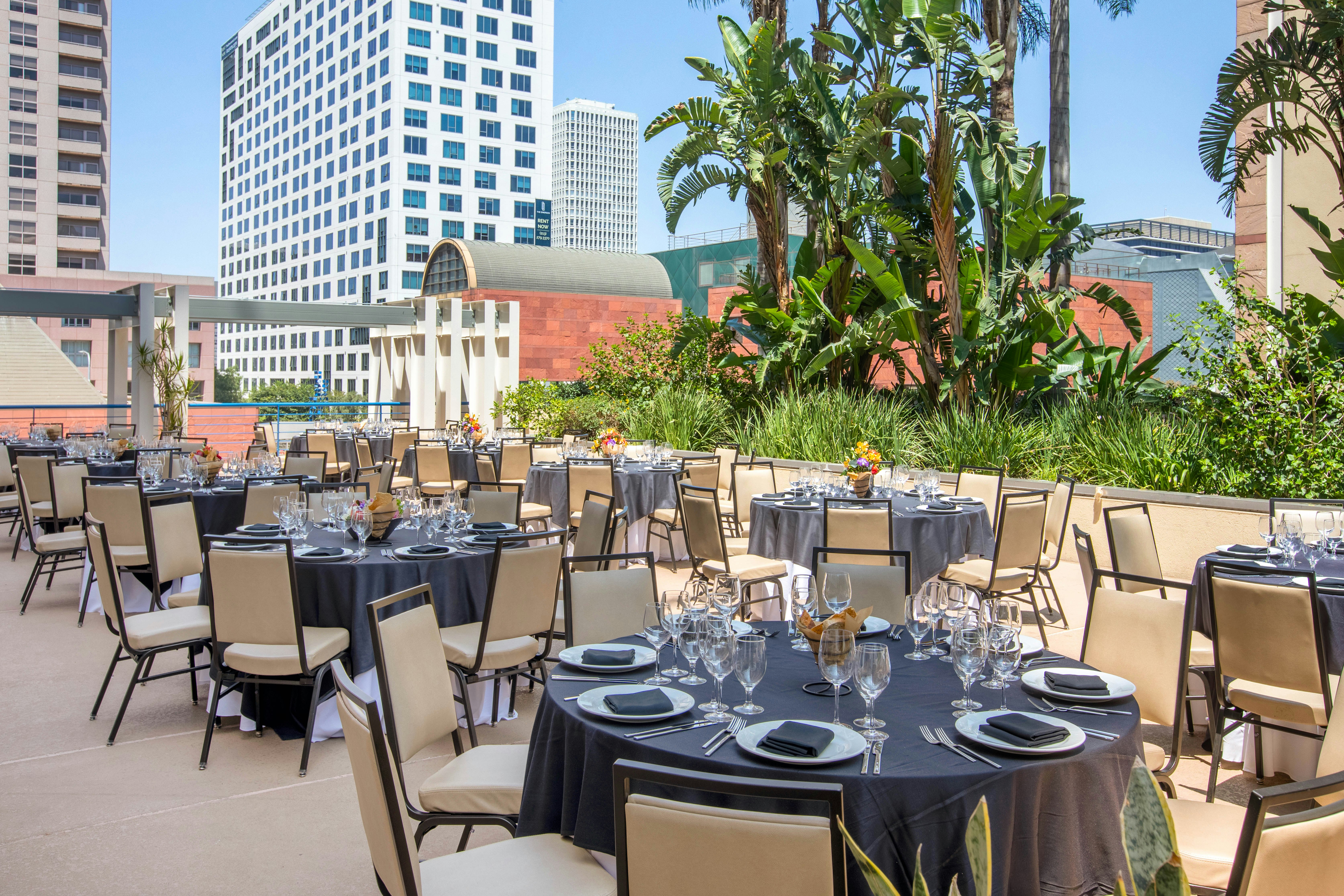 Omni Los Angeles Hotel At California Plaza 60/81