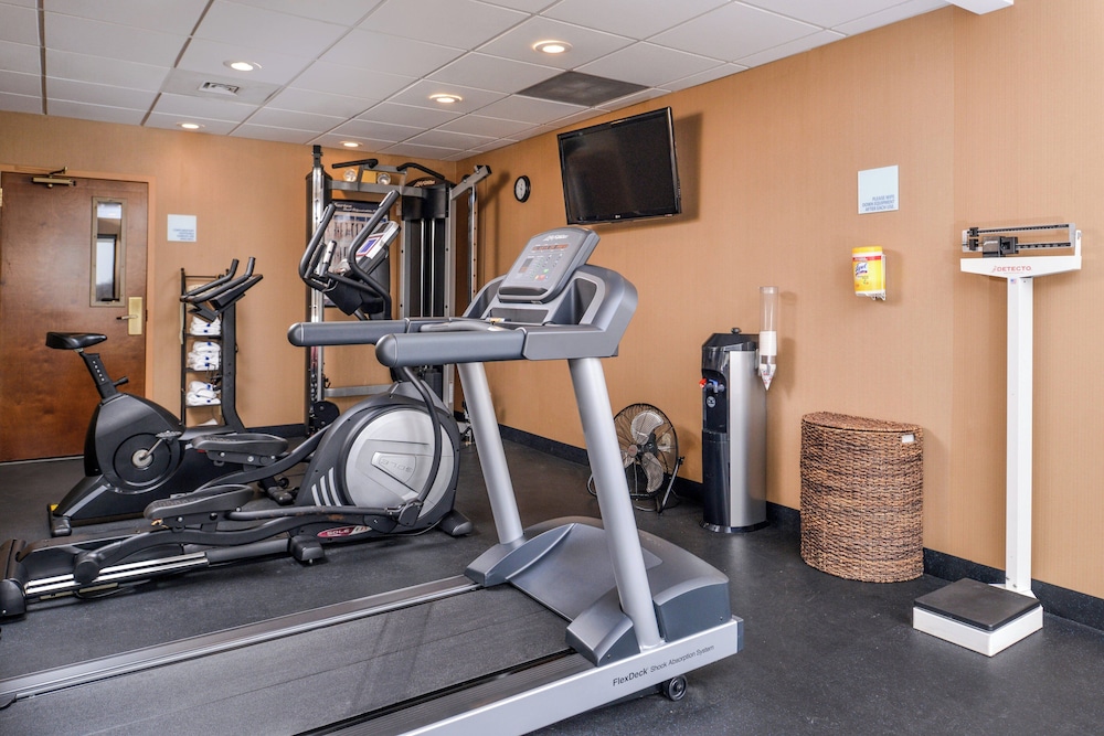 Holiday Inn Express Lewisburg/New Columbia 34/64