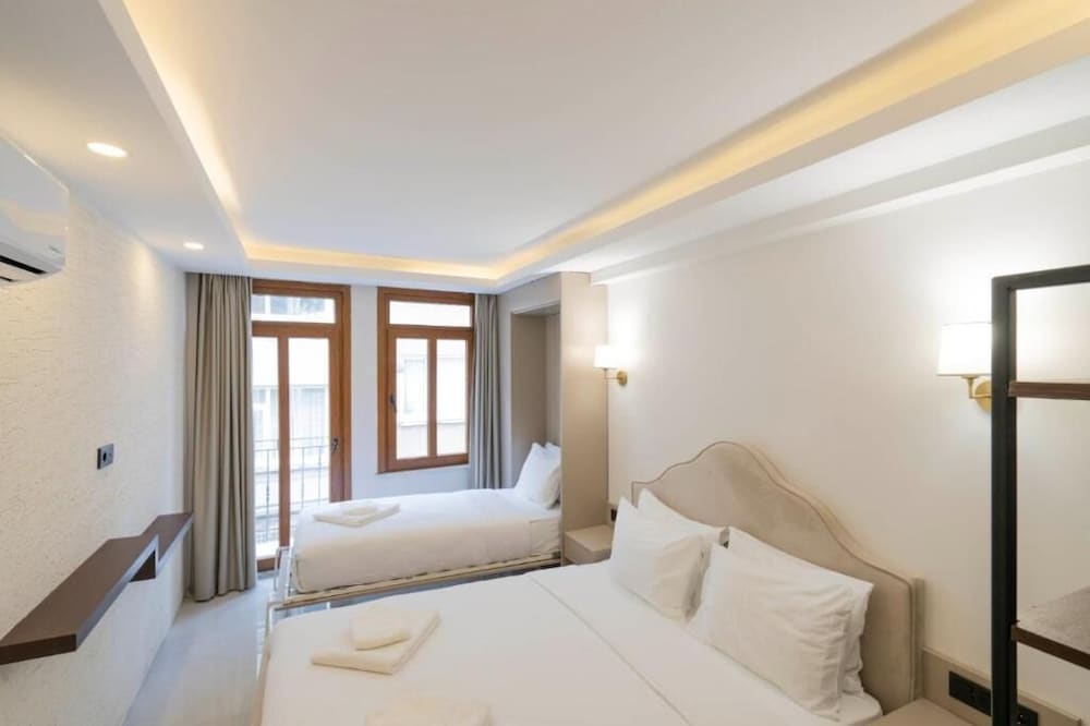 Arach Hotel Harbiye 42/73