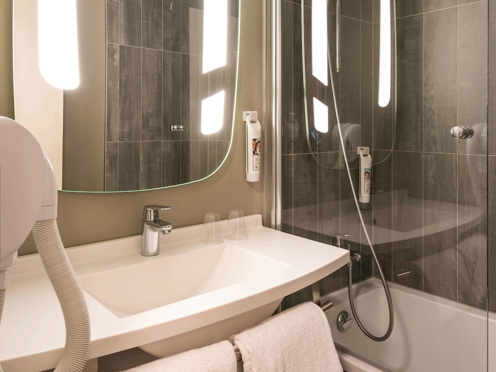 Ibis Paris Alesia Montparnasse 14Eme 12/67
