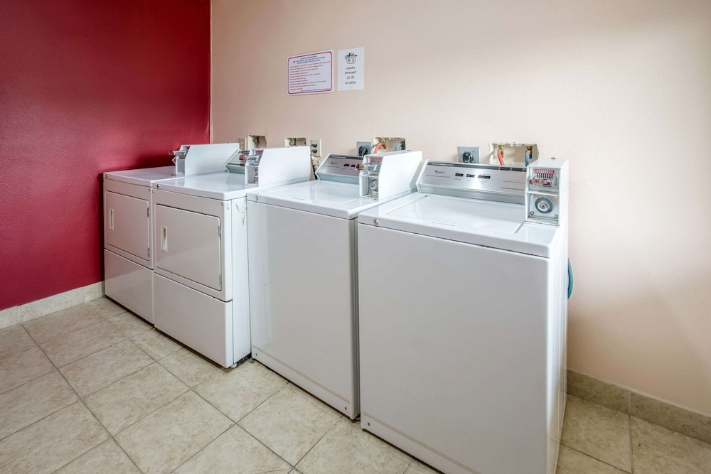 Quality Inn & Suites Bridge City/Orange 24/29
