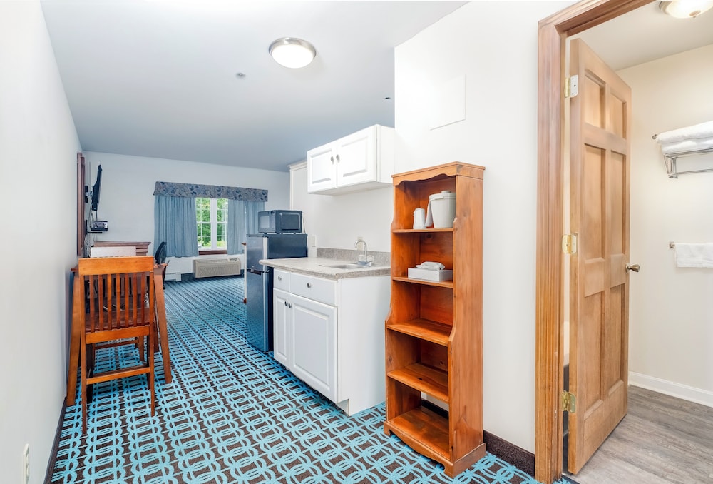 Casco Bay Inn 15/50