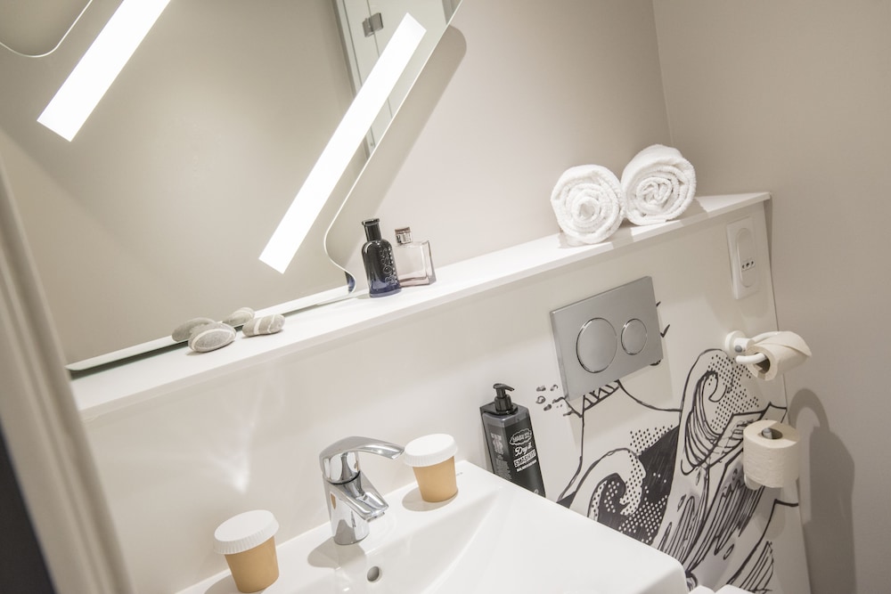 IBIS BUDGET NICE CALIFORNIE LENVAL 37/78