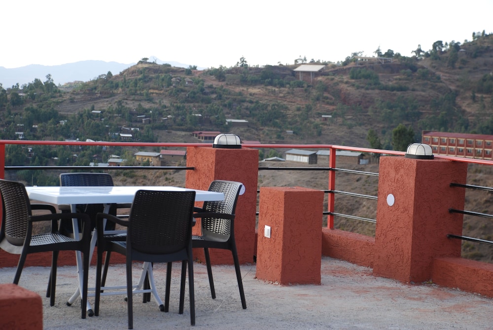 Zan-Seyoum Hotel 35/50