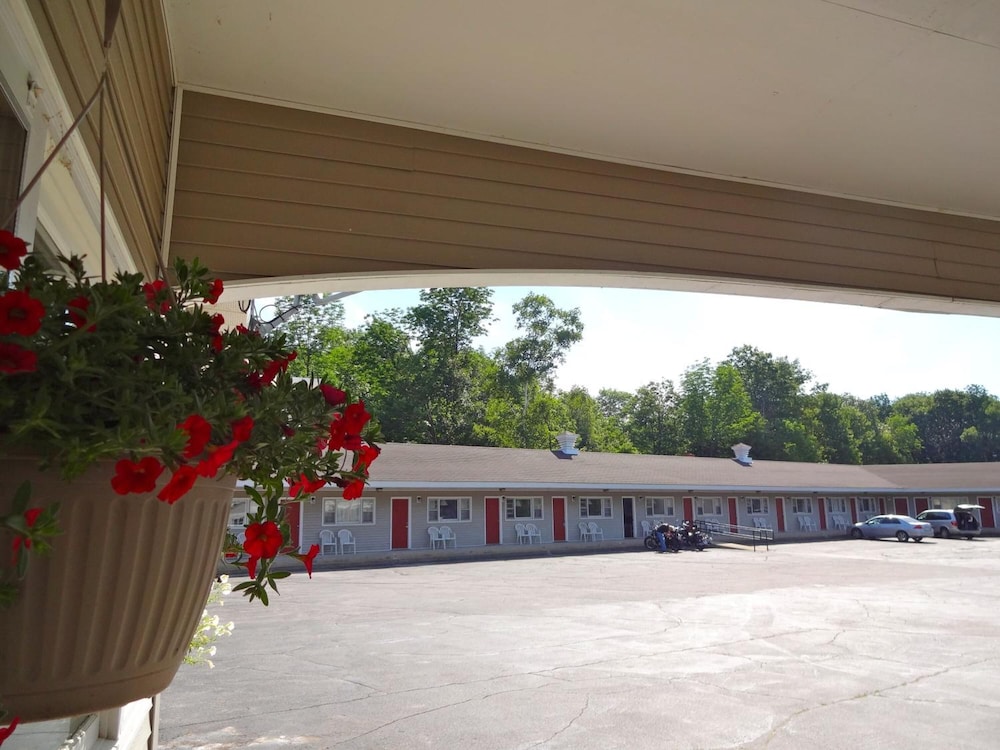 Gorham Motor Inn 7/58