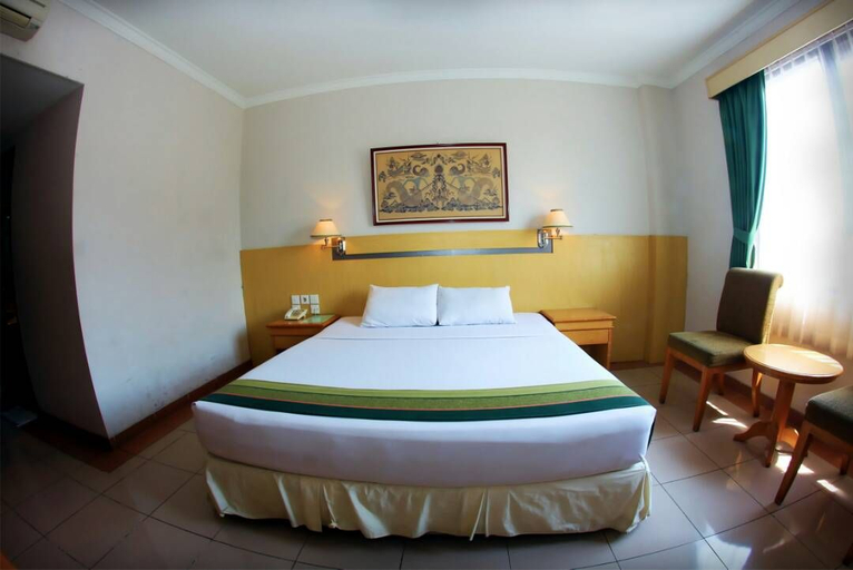 Zamrud Hotel & Convention Cirebon 4/11