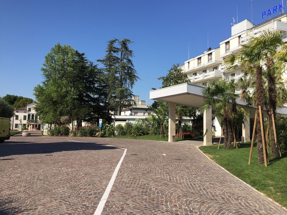 Villa Fiorita Hotel 41/50