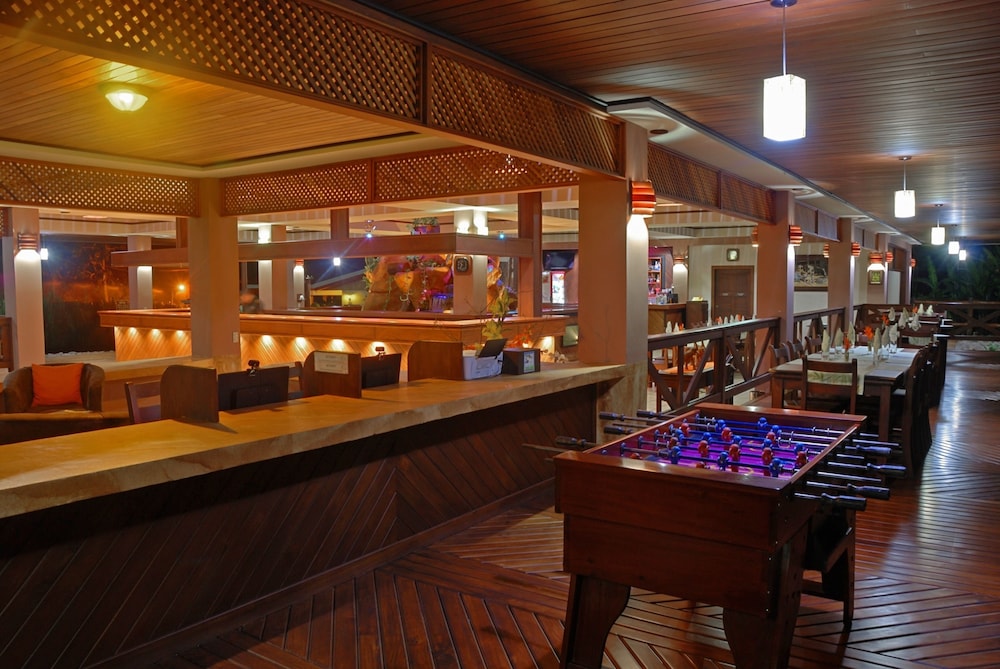 VOLCANO LODGE AND SPRINGS 47/68