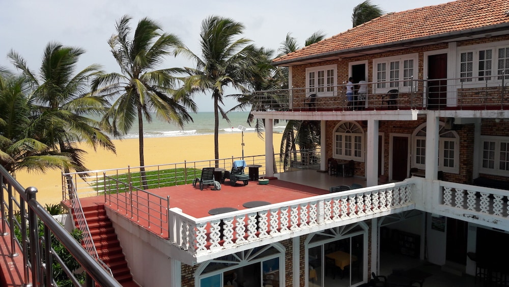 Oasis Beach Resort 40/41