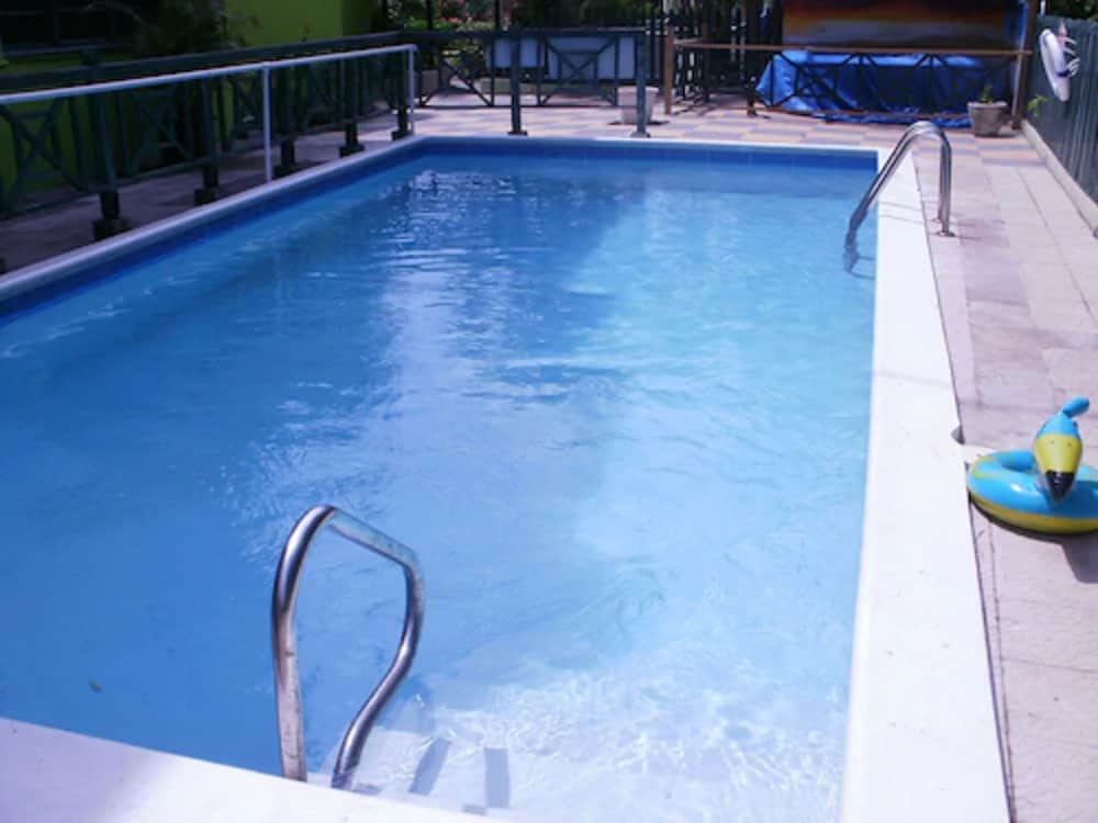 Pineapple Court Hotel 24/36