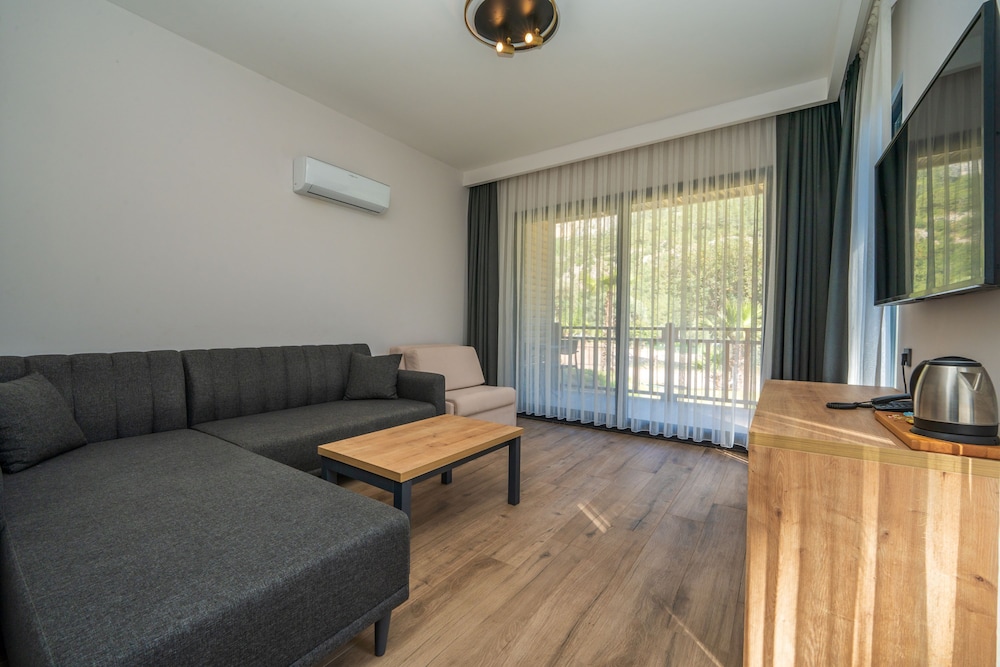 Sea Valley Lodge 26/50