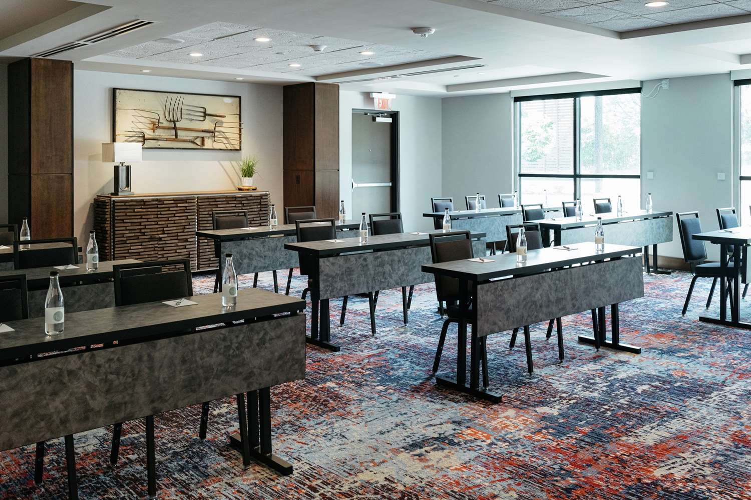 Revel Hotel Des Moines Urbandale, Tapestry Collection by Hilton 54/63
