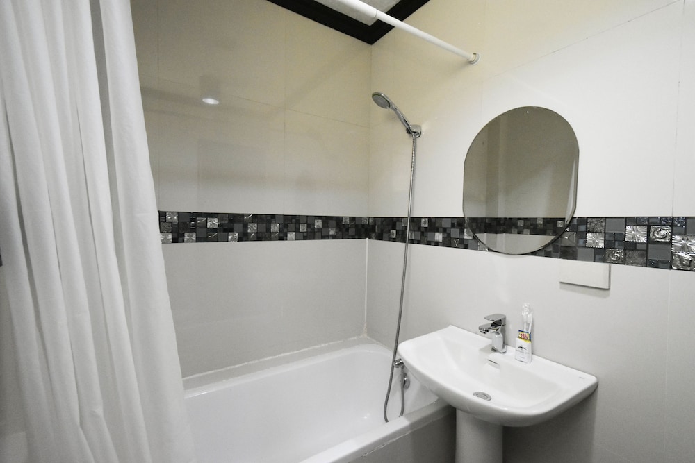 Swiftlets Inn 68/69