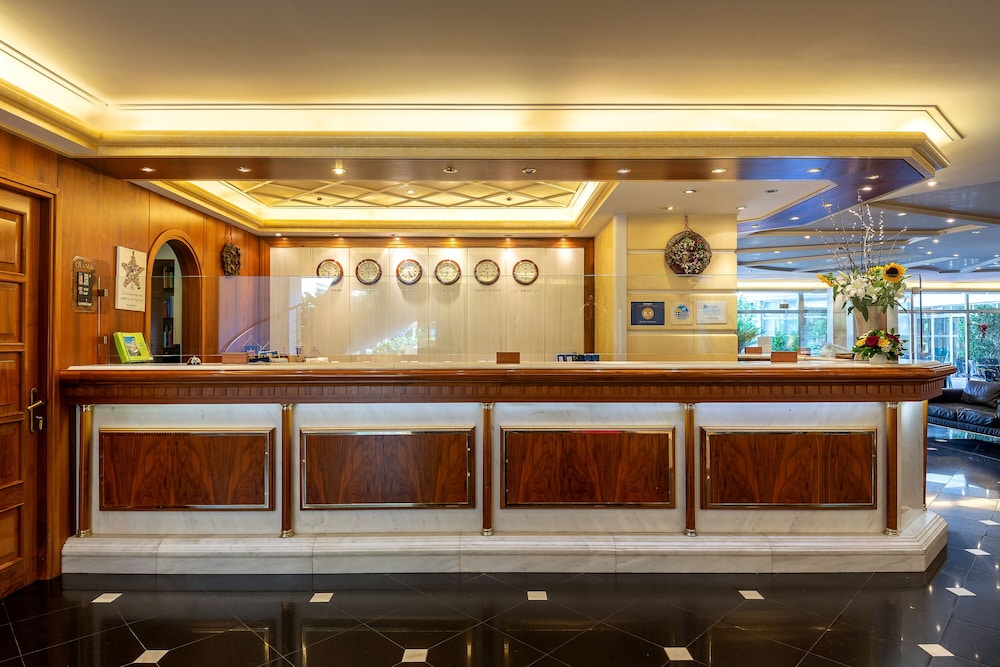 Oasis Hotel Apartments 5/43
