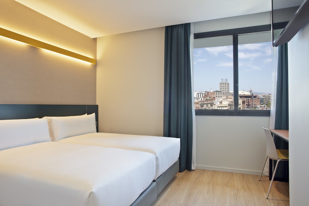 ROOM, DOUBLE BED