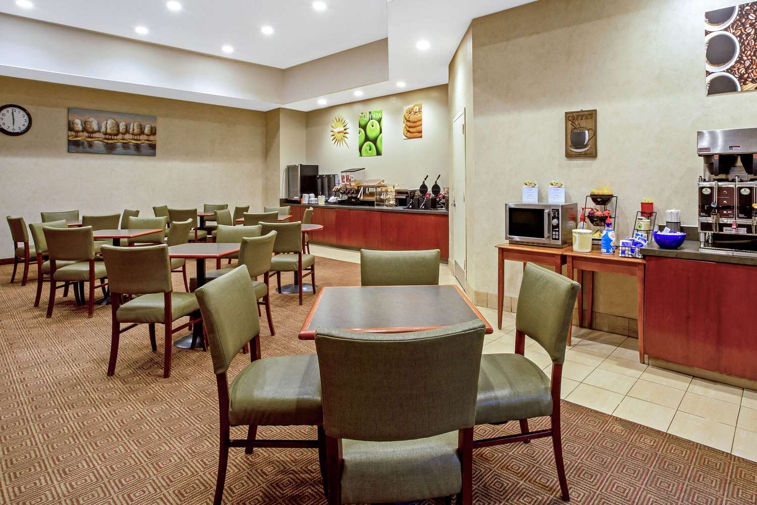 La Quinta Inn & Suites by Wyndham Stamford / New York City 46/59