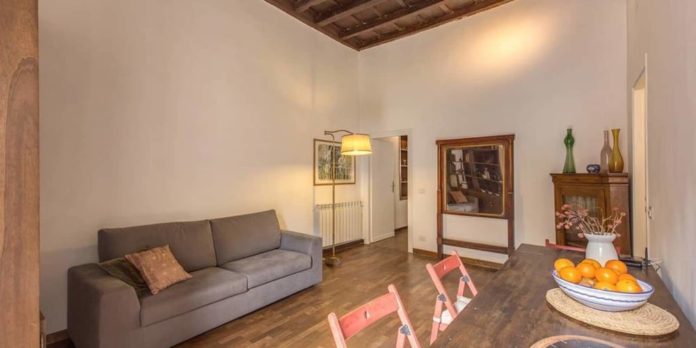 Passetto at Borgo Pio 11/25