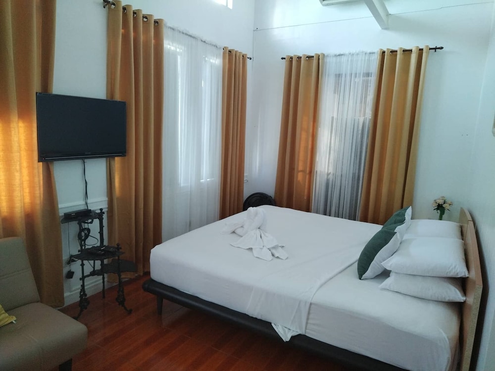 Makati Riverside Inn 34/54