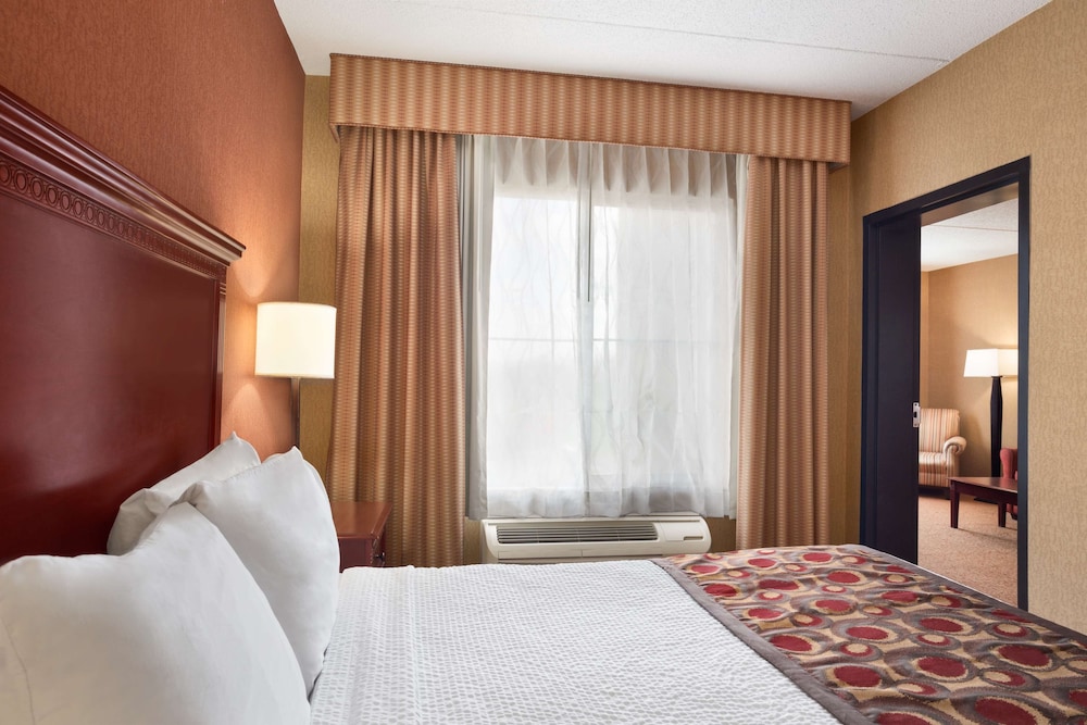 Country Inn & Suites By Radisson Nashville Airport TN 16/70
