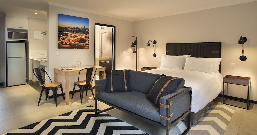 Max Executive Apartments 48/72