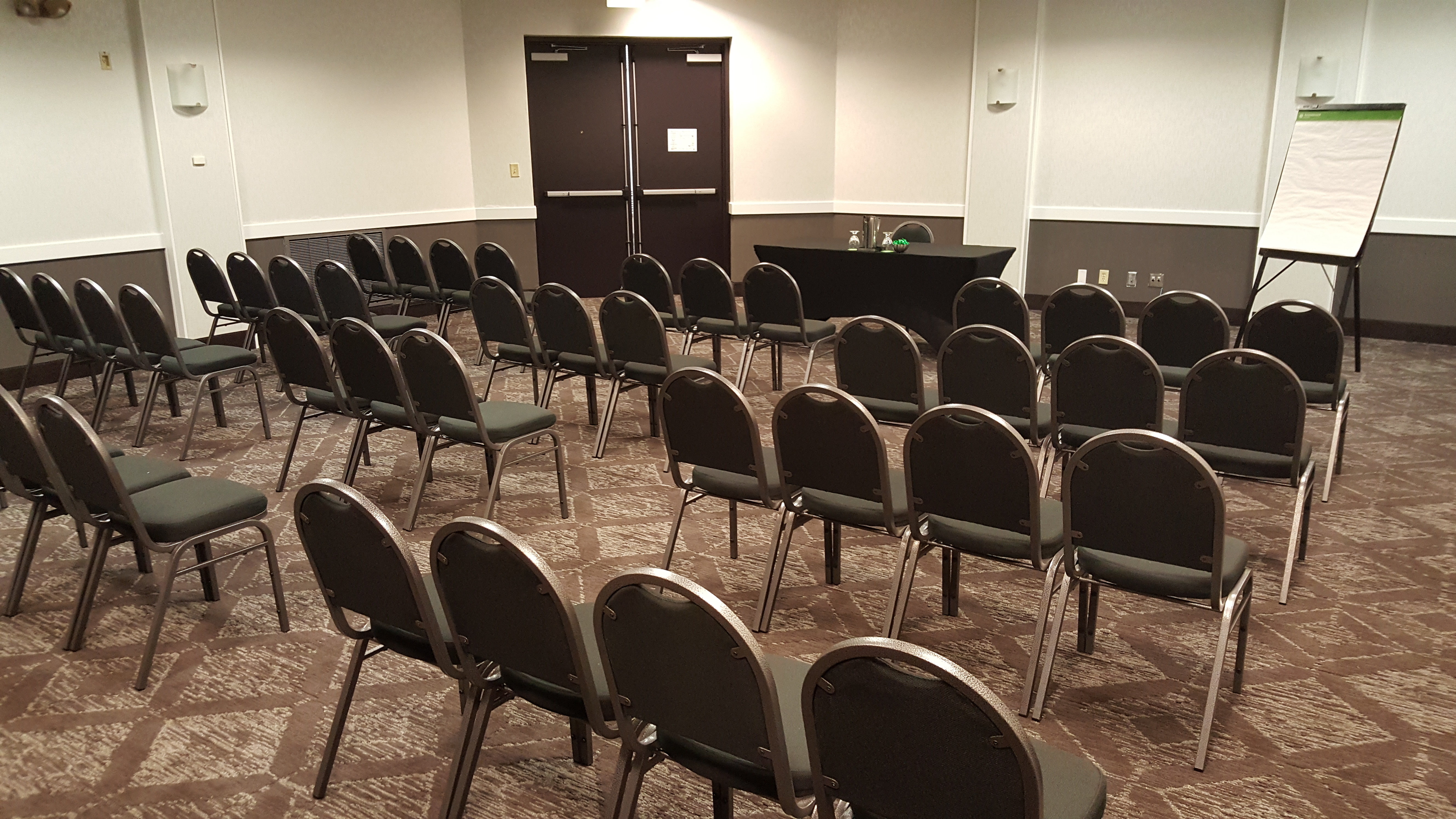 Holiday Inn Bloomington Airport South Mall Area 34/41