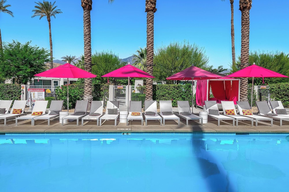 The Paloma Resort in CATHEDRAL CITY - CA