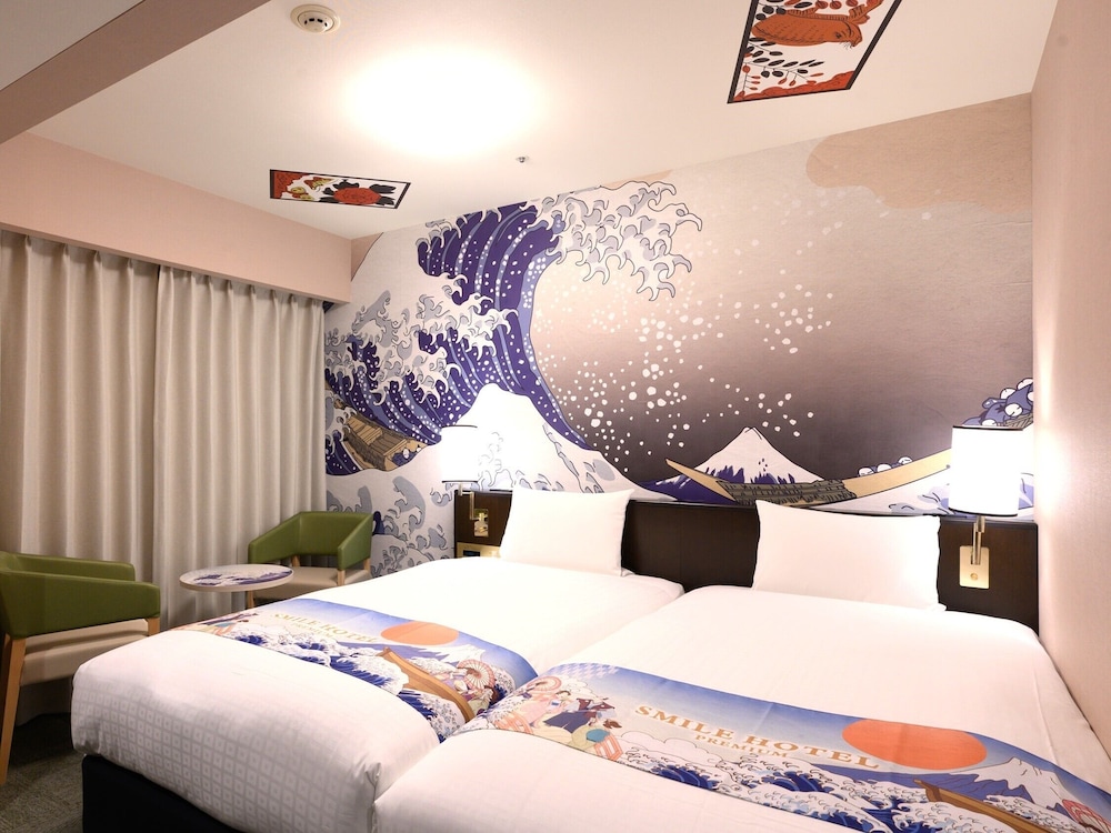 Hollywood, Tower, Twin Beds