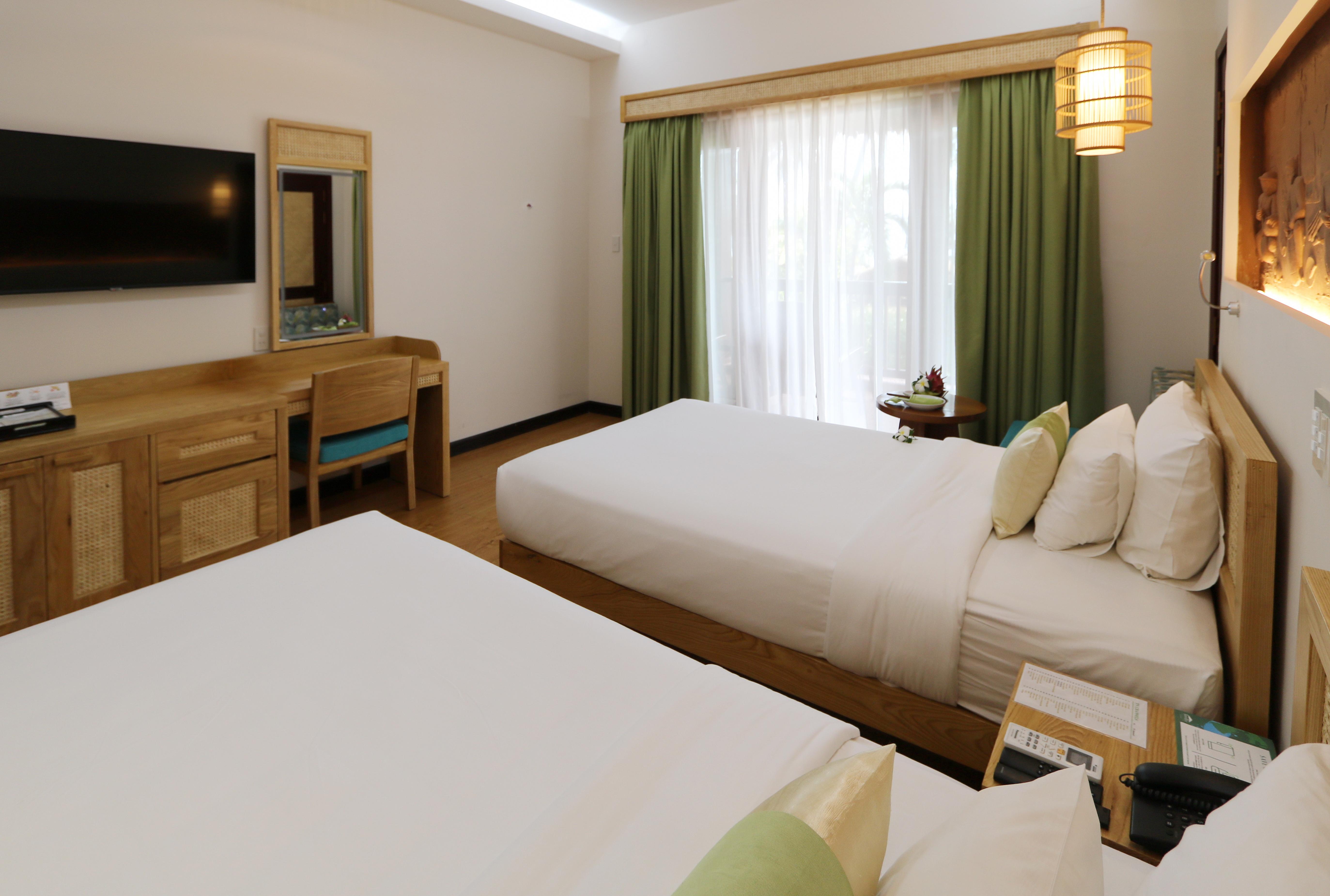 Deluxe, Double Bed, Garden View
