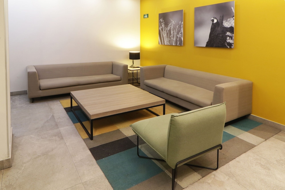City Express Plus by Marriott Monterrey Galerias 17/32