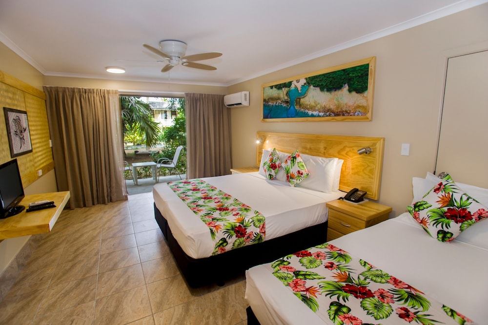 Edgewater Resort 30/71