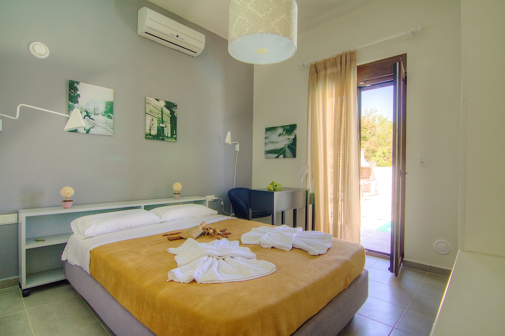 Villa Ikaros 8/50