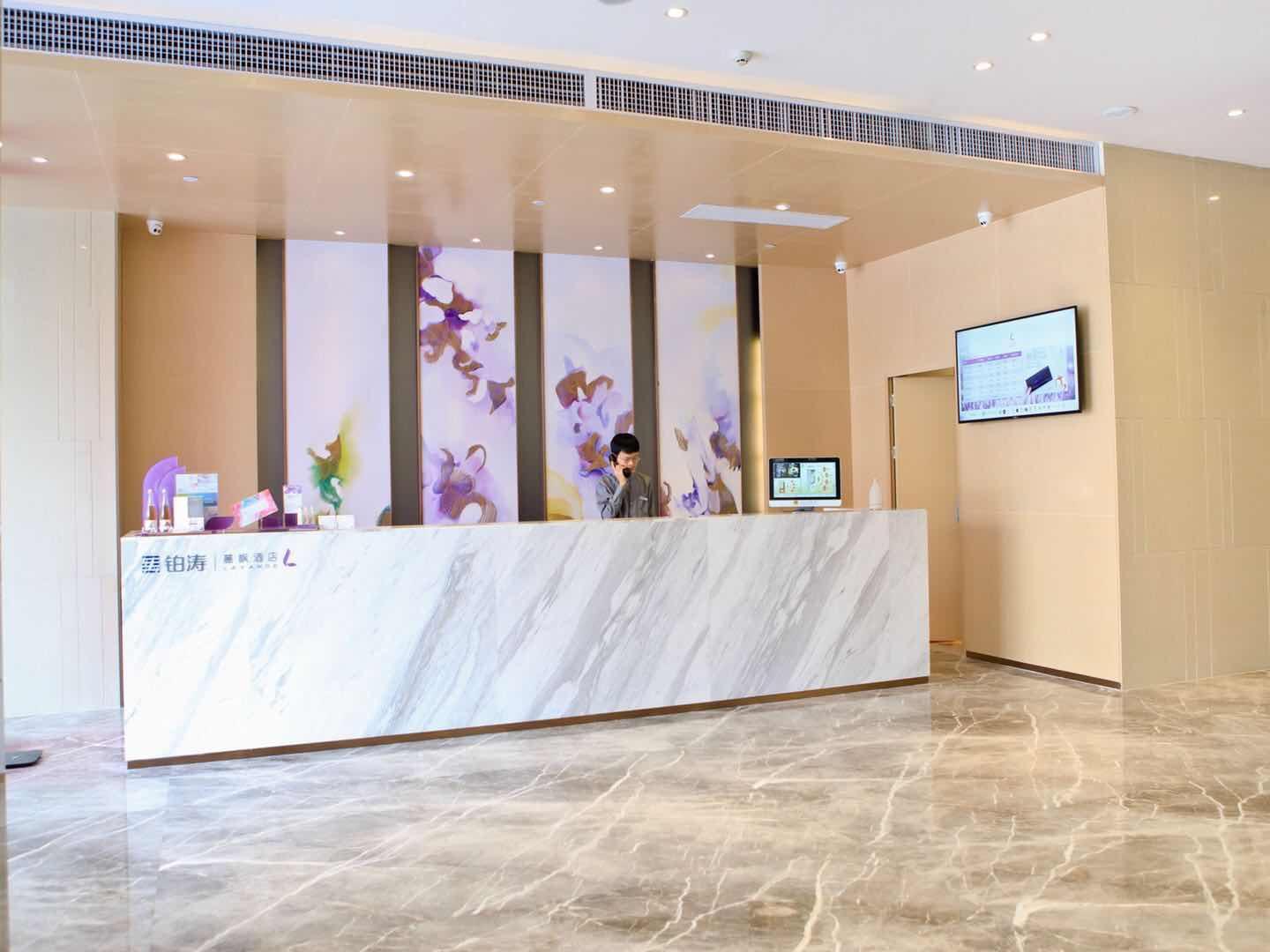 Lavande Hotel (Shenzhen North Railway Station, Gangtou Metro Station) 10/70