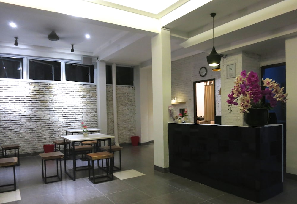 Hart Hotel 4/39