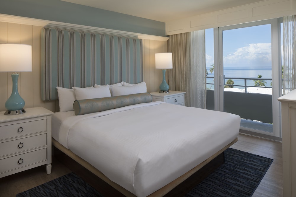 Edgewater Beach Hotel 21/64