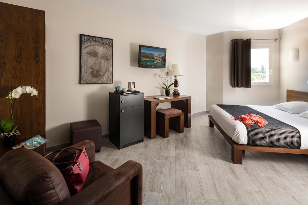 INTER HOTEL LE YA'TIS 25/48