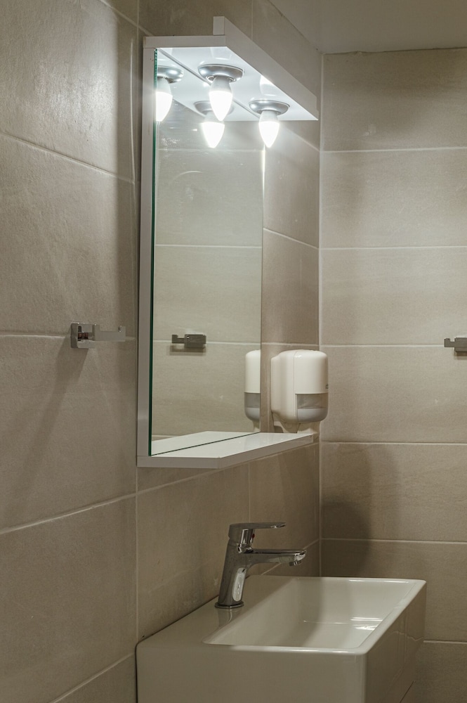 Hotel-Mistral Aegina 47/50