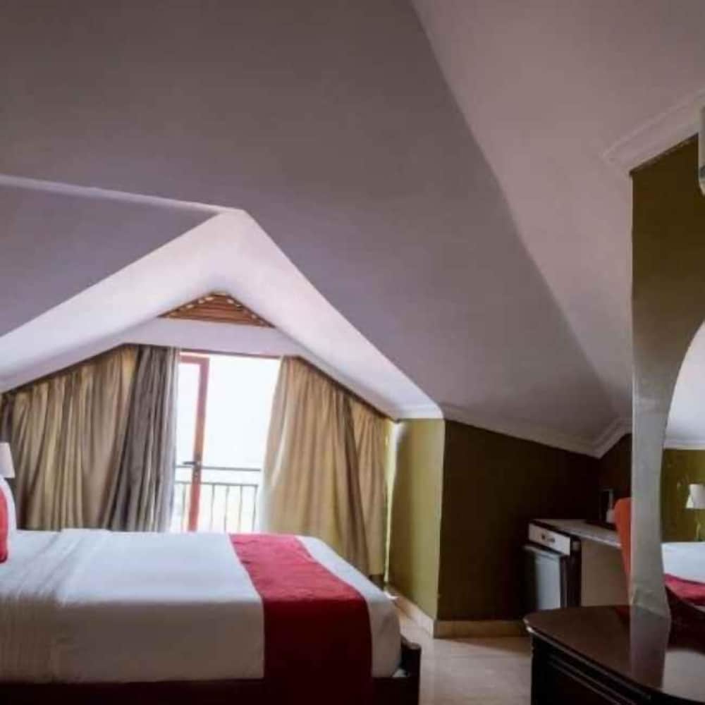 Legend Hotel 22/59