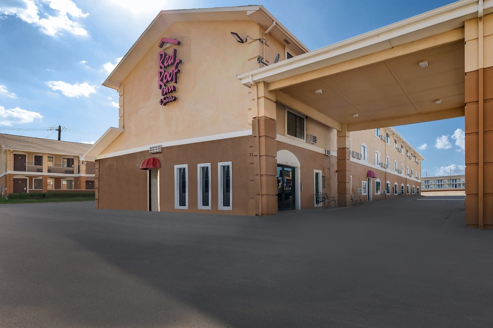 Red Roof Inn & Suites Denton in DENTON - TX
