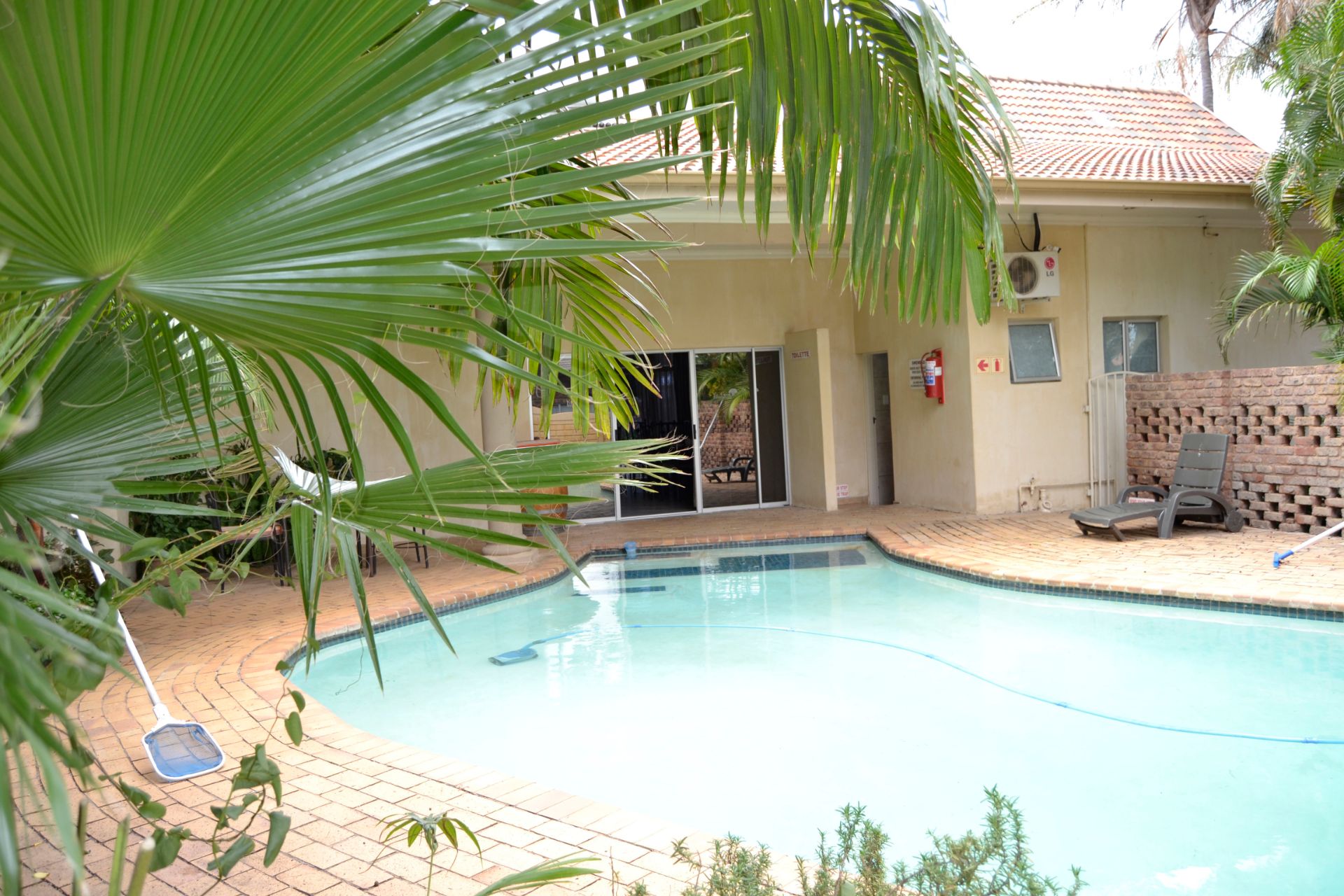 Ya Rena Guest House 15/18