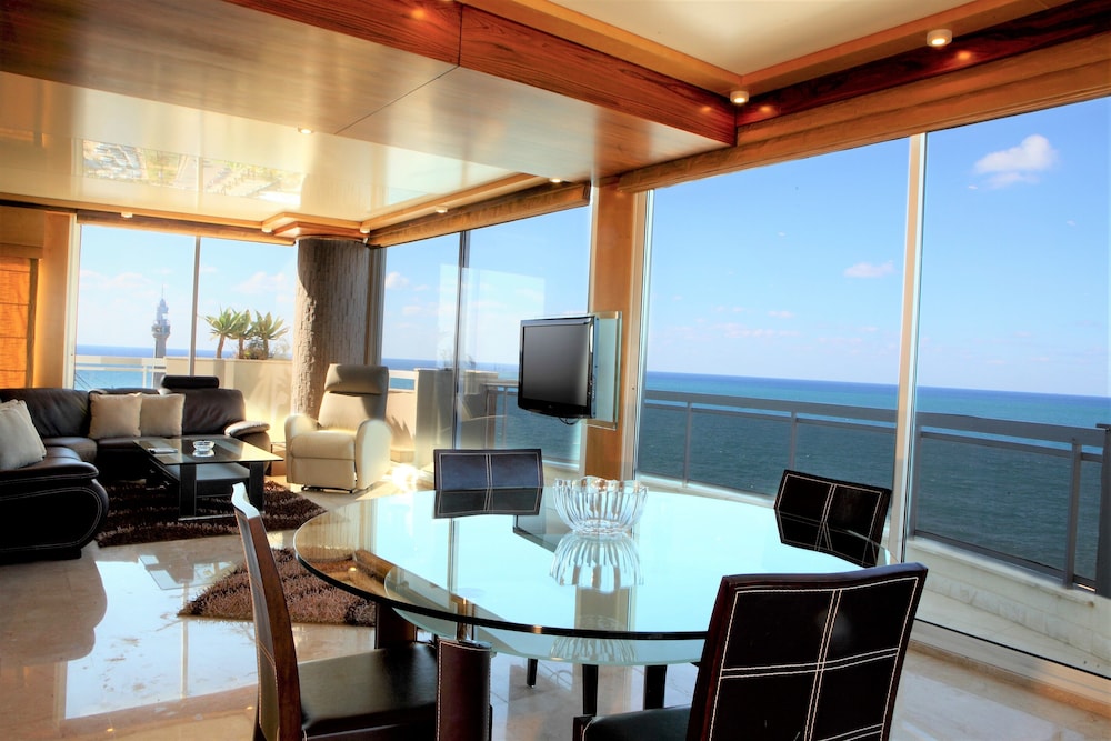 Lahoya Suites 35/50