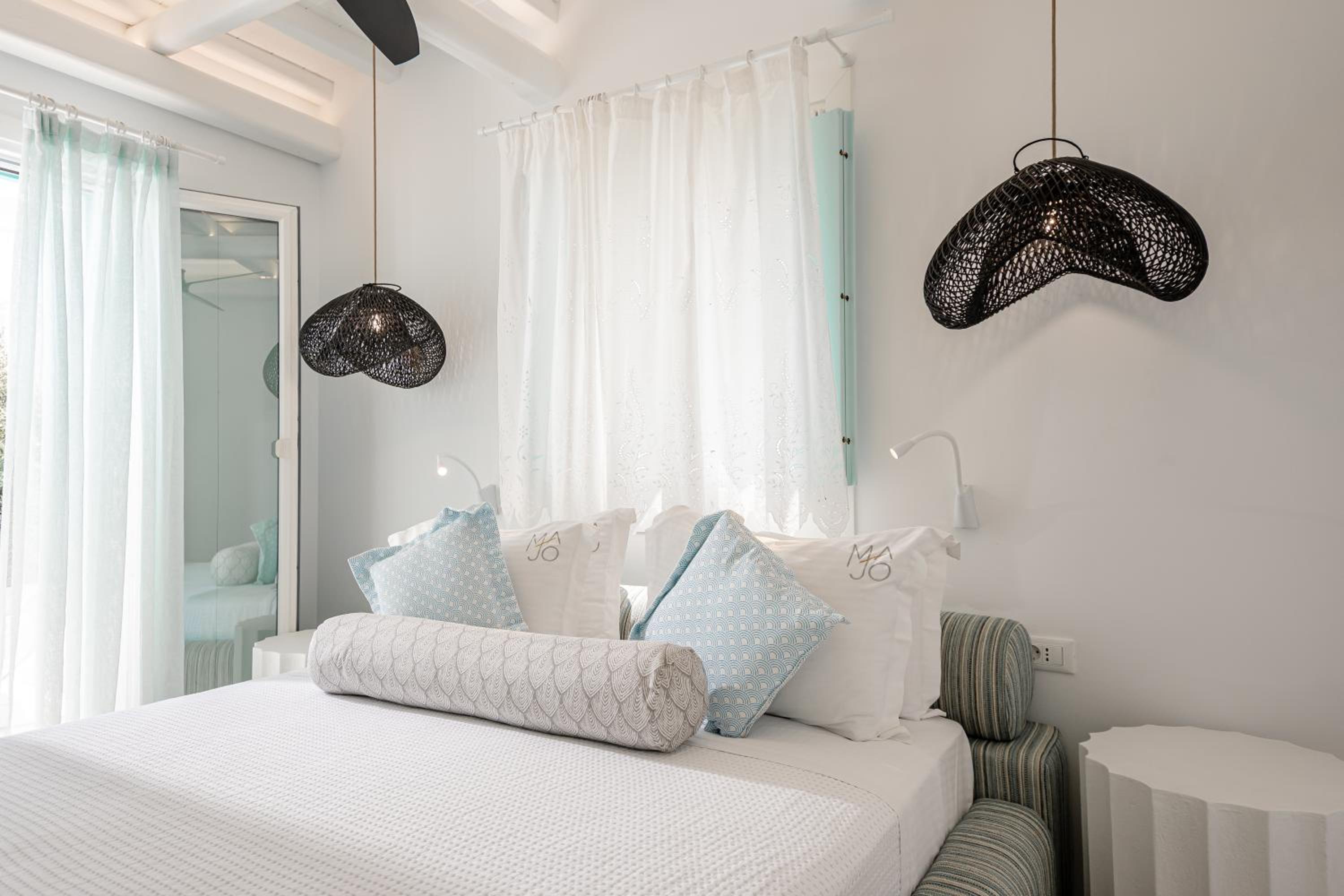 PREMIUM, SUITE, PRIVATE POOL