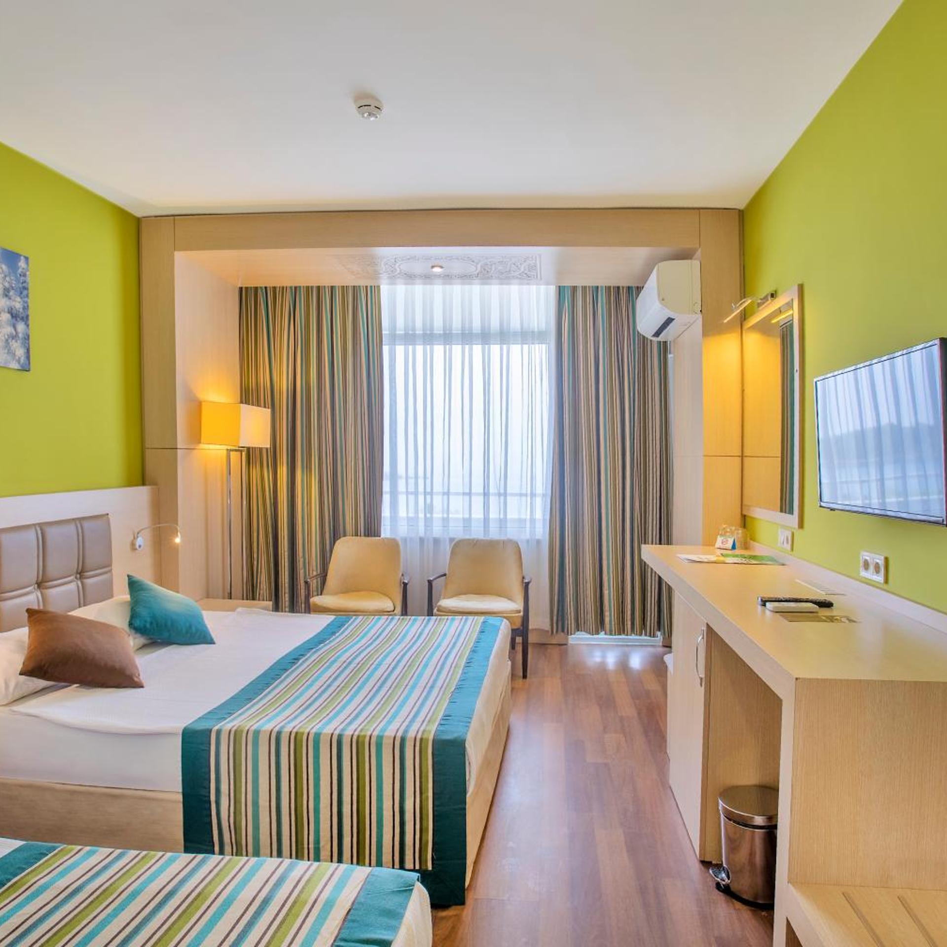Standard, Double or Twin Bed, Sea View