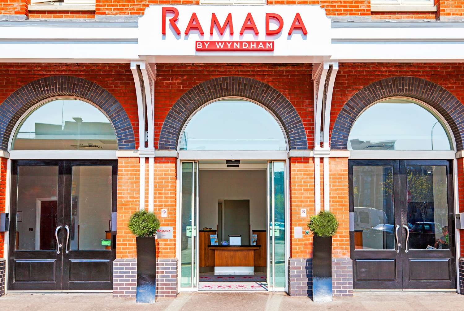 Ramada by Wyndham Belfast City Centre 2/12