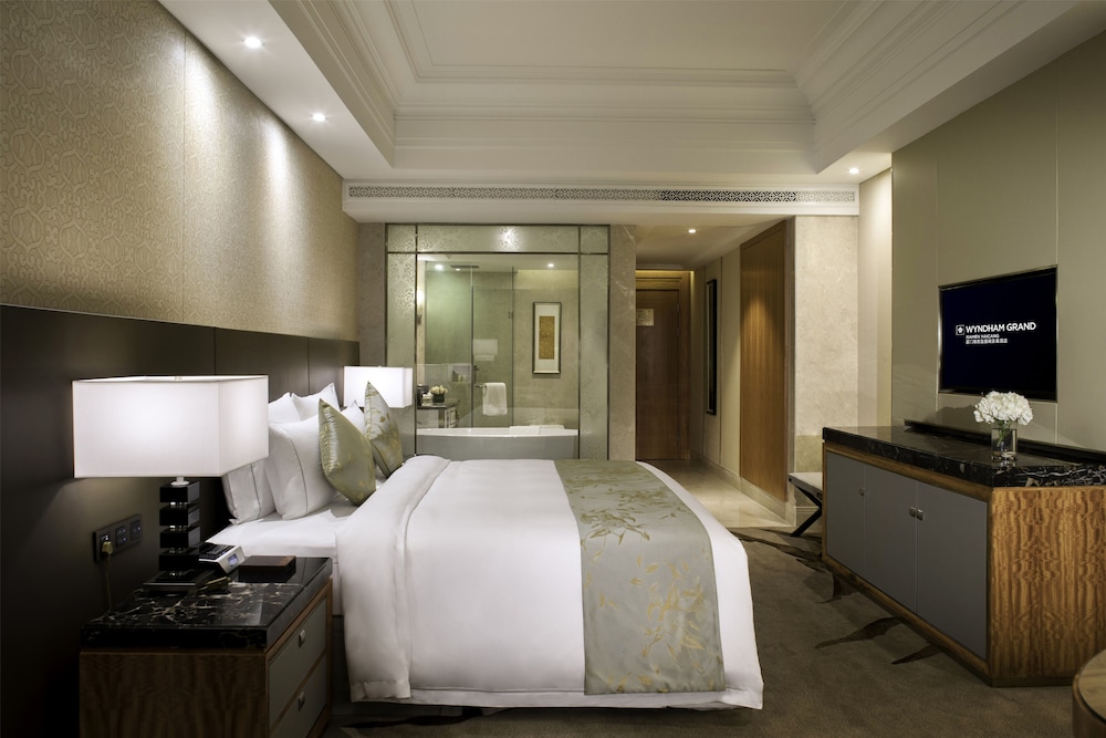 WYNDHAM GRAND XIAMEN HAICANG 13/50