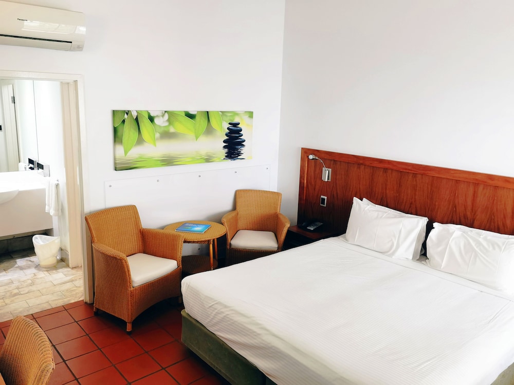 Ramada By Wyndham Cairns City Centre 14/50