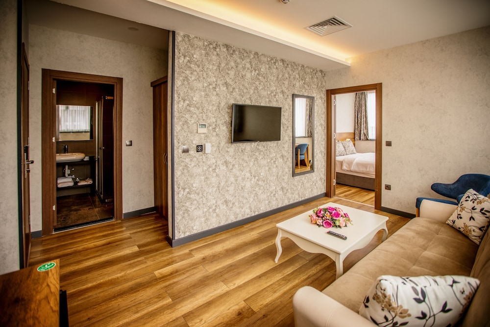 Life Point Hotel 53/67
